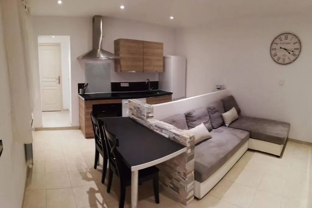 Appartement T2 Rez De Villa Proche Bord De Mer Le Pradet 0*,