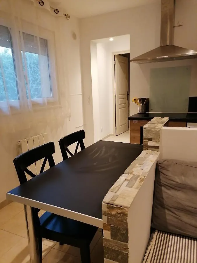 Apartment Appartement T2 Rez De Villa Proche Bord De Mer Le Pradet