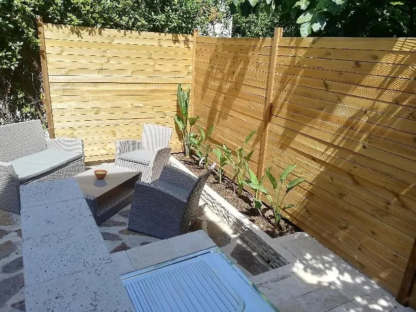 Apartment Appartement T2 Rez De Villa Proche Bord De Mer Le Pradet France